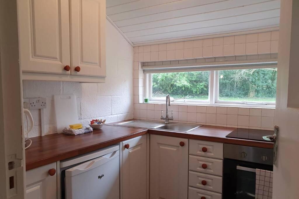 The Tack Room Cottage - Wells House & Gardens Wexford Bagian luar foto